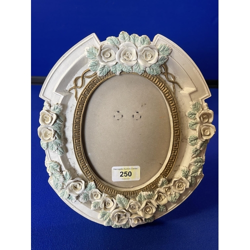 250 - VINTAGE CAMEO PICTURE FRAME