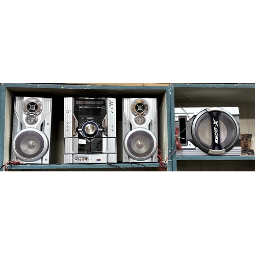 SHARP CD-SW200 MINI COMPONENT SYSTEM WITH A PAIR OF SPEAKERS