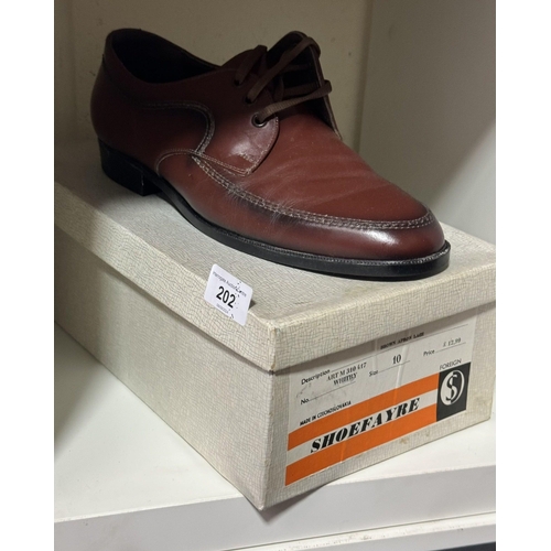 202 - BOXED PAIR OF BRAND NEW WHITBY BROWN GENTS SHOES SIZE 10