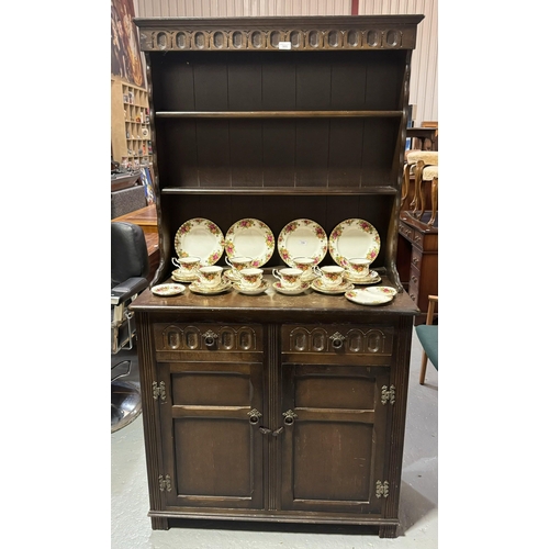 305 - JAYCEE FURNITURE OAK DRESSER