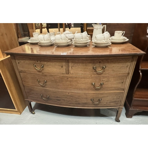 333 - VICTORIAN BOW FRONTED CHEST OF DRAWERS ON TAPERED LEGS AND CASTORS (31H 44W 23D