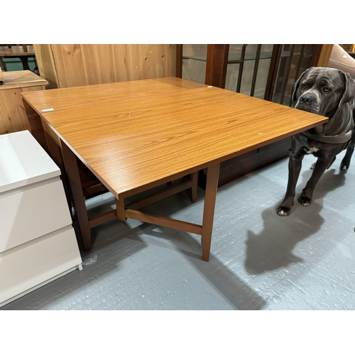 384 - DROP LEAF TABLE