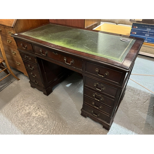 402 - DOUBLE PEDESTAL LEATHER TOPPED WRITING DESK