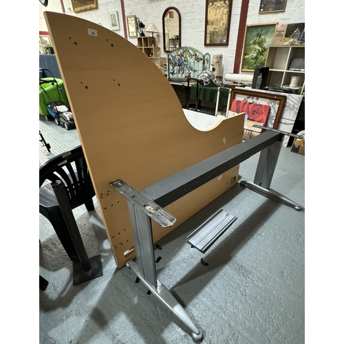 108 - METAL LEG CORNER DESK