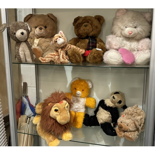111 - SELECTION OF SOFT TOYS INCLUDING LION KING