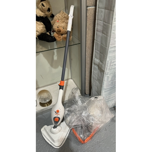 114 - VAX STEAM MOP