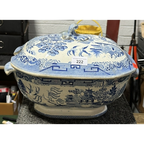 222 - LARGE VICTORIAN WILLOW PATTERN TUREEN