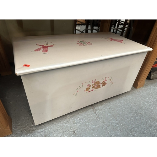 125 - LARGE WOODEN TOY/BLANKET BOX