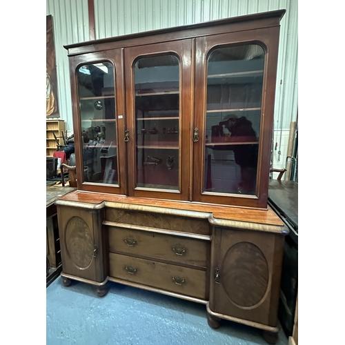 134 - VICTORIAN TRIPLE DOOR BREAKFRONT BOOKCASE