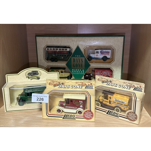 226 - SELECTION OF COLLECTABLE CARS