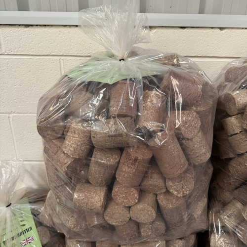 4 - 40KG BAG OF HARDWOOD PREMIUM BRIQUETTES