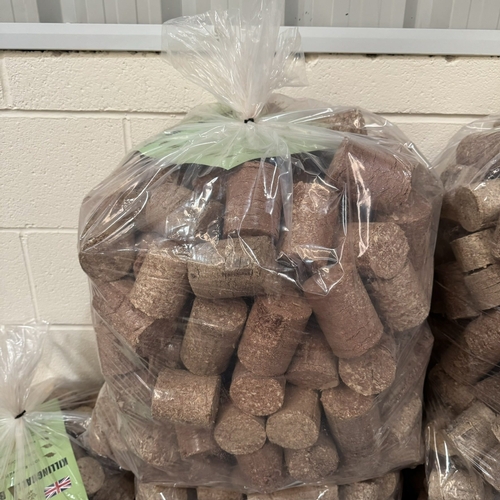 5 - 40KG BAG OF HARDWOOD PREMIUM BRIQUETTES