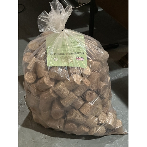 143 - 40KG BAG OF HARDWOOD BRIQUETTES