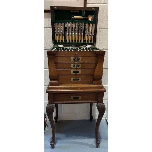 110A - STUNNING JAMES DEAKIN AND SONS CAMPAIGN CANTEEN OF CUTLERY IN MAHOGANY CHEST WITH SMALL SINGLE DRAWE... 