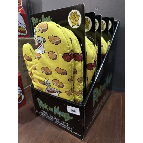 306 - 6 BRAND NEW RICK AND MORTY OVEN GLOVE SETS