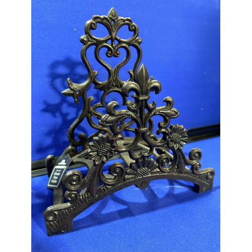 325 - BRAND NEW CAST IRON ORNATE HOSE HOLDER