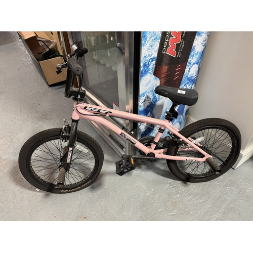 101 - GT CHILDS BMX WITH STUNT PEGS