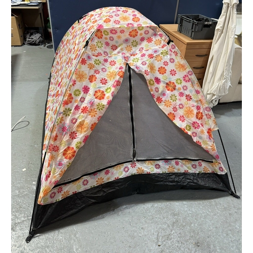 110 - CHILDRENS CATH KIDSTON TENT