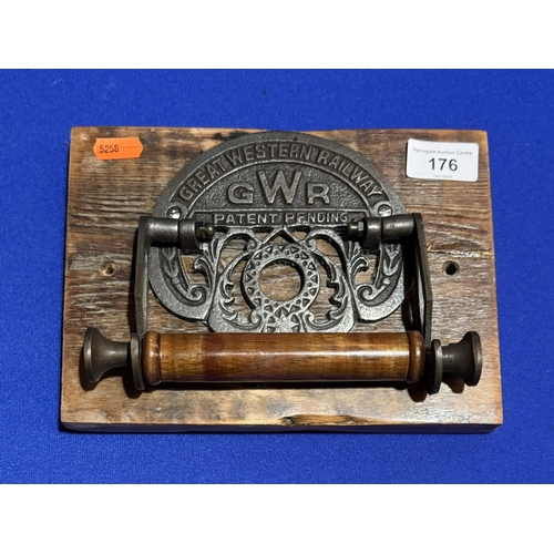 176 - CAST IRON MOUNTED GREAT WESTERN RAILWAY TOILET ROLL HOLDER