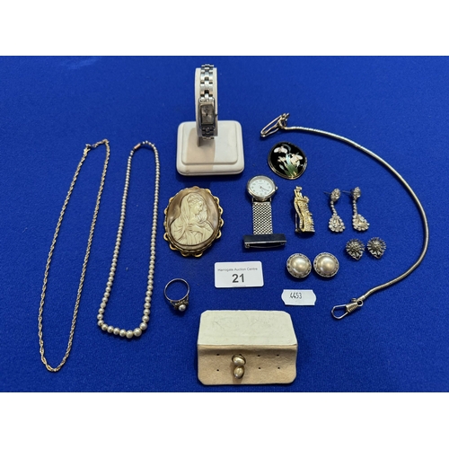 21 - SELECTION OF VINTAGE JEWELLERY AND WATCHES