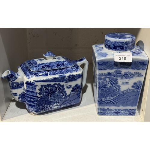 219 - TWO PIECES OF BLUE AND WHITE WILLOW PATTERN CERAMICS