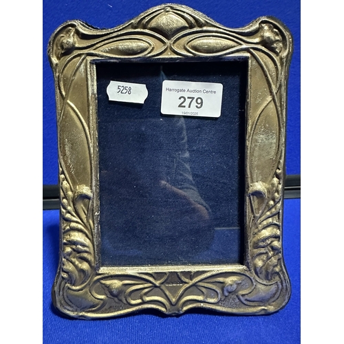 Lot 279       