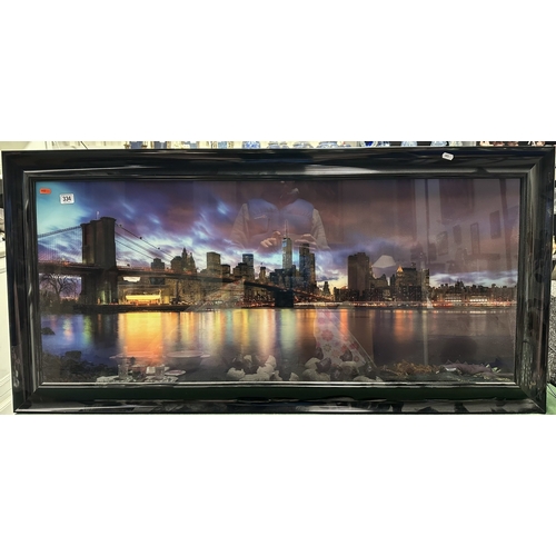 334 - LARGE ILLUMINATING FRAMED PHOTO OF NEW YORK