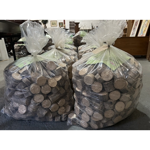 372 - 2 40KG BAGS OF HARDWOOD BRIQUETTES