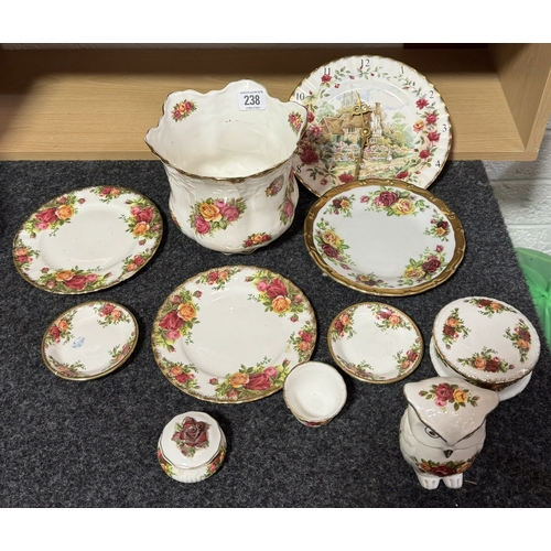 238 - COUNTRY ROSE PATTERNED CHINA INCLUDING ROYAL ALBERT