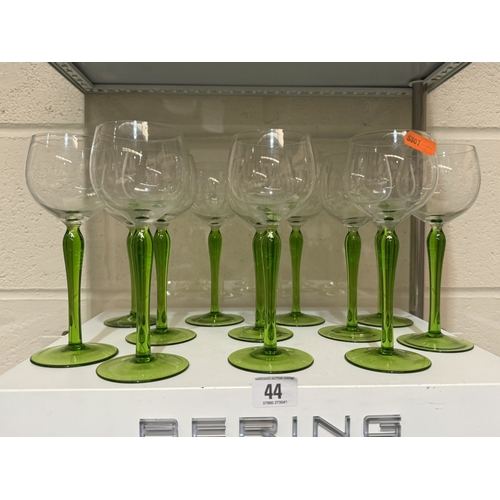 44 - 12 GREEN LONG STEM WINE GLASSES