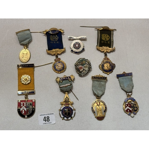 48 - SELECTION OF MEDALS