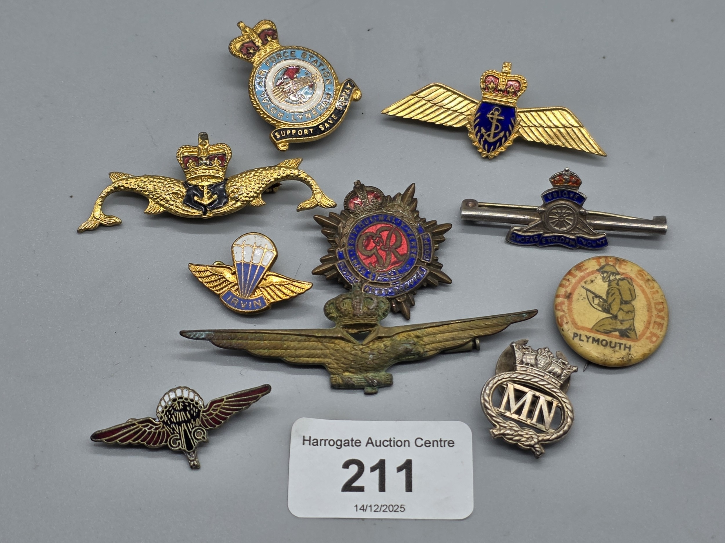 ASSORTED PIN BADGES
