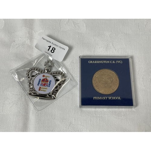 18 - THE QUEENS DIAMOND JUBILEE COIN IN CASE AND CASED FRIDGE MAGNET