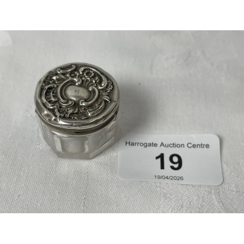 19 - VICTORIAN HALLMARKED SILVER LIDED PILL POT