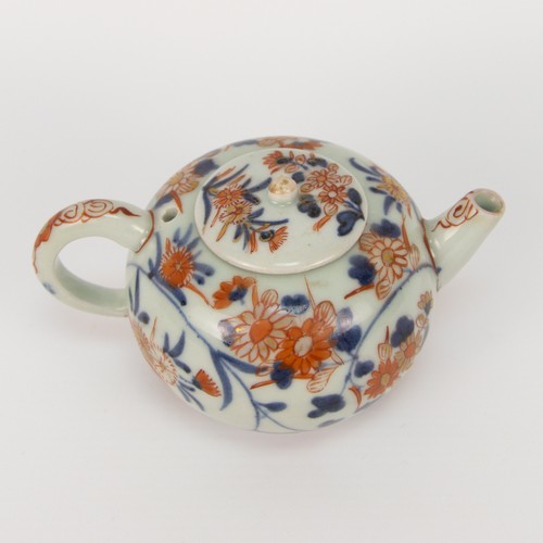 11 - Title: Imari-ware teapot
Date: circa 1700
Size: (H) approx 7.7 cm
Condition: Good for age.
Ref: IMAR... 