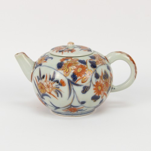 11 - Title: Imari-ware teapot
Date: circa 1700
Size: (H) approx 7.7 cm
Condition: Good for age.
Ref: IMAR... 