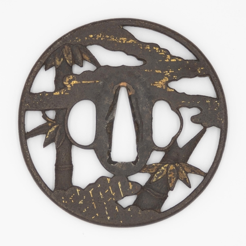 7 - 19th century iron tsuba designing bamboo trees

Size 8.1 x 8.1 x 0.5 cm (C) 2.9 x 1 cm
Condition: Li... 