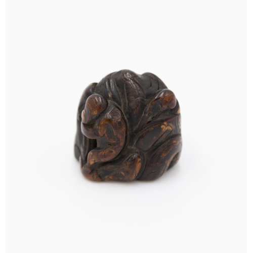 62 - * Wooden netsuke
Date: Edo (1603-1868)
Size: 3.2 x 3.5 x 2.5 cm
Condition: Wear consistent with age.... 