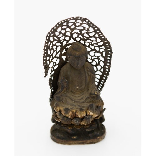 70 - * Wooden Buddha Figure
Date: Edo (1603-1868)
Size: 8.5 x 4.5 x 2.3 cm
Condition: Some loss and crack... 