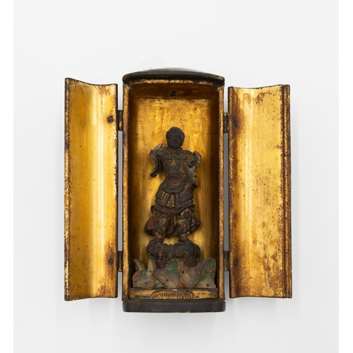 71 - * Buddhist figurine in a box
Date: Edo (1603-1868)
Size: 13 x 5.5 x 4.5 cm
Condition: Wear consisten... 