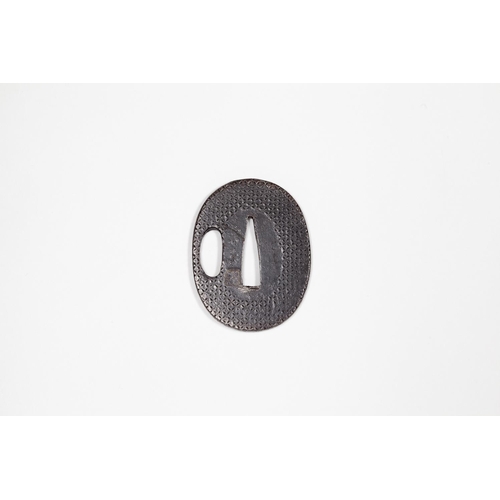 2 - 19th century iron tsuba
Size: 5.8 x 4.5 x 0.5 cm
Condition: Good for age.
Ref: 99... 