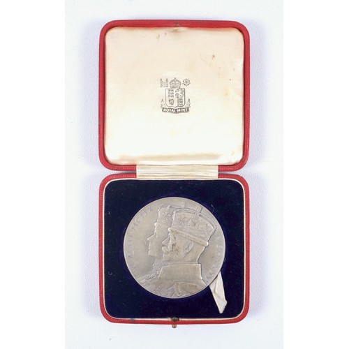 46 - George V and Queen Mary Silver Jubilee medal, 1935, 58mm, 85.6 grs, cased (2)