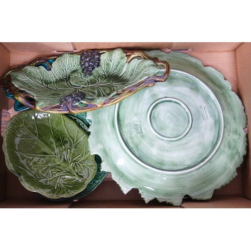 146 - Minton green glazed earthenware plate, cabbage leaf and other similar items (47)