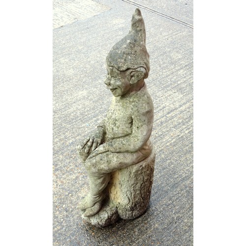 341 - DSL composition figure of a laughing gnome, sitting on a tree trunk base, H 96cm