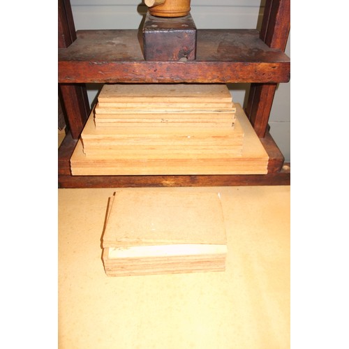 84 - Hampson Bettridge and Co. nipping press, daylight 19.5cm, on a pine chest of 2 short and 4 long draw... 