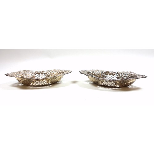 31 - Pair of Victorian silver pierced and embossed bonbon dishes, by Synyer & Beddoes, Birmingham, 1898, ... 