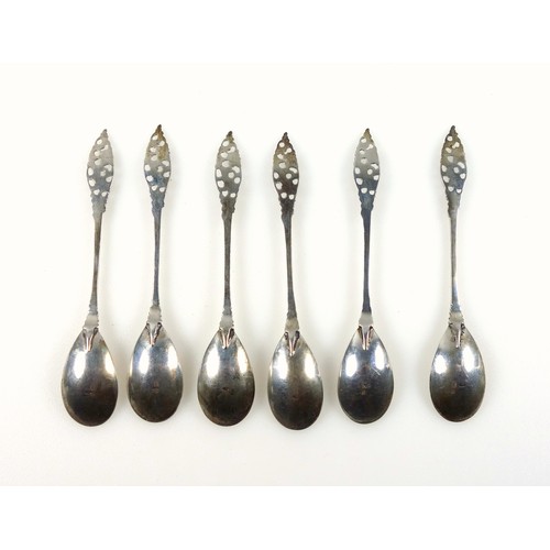 48 - Set of 6 Dutch silver egg spoons with pierced handles, 40grs. (6)