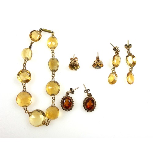 107 - Yellow metal tiepin set topaz, W.5.2cm, 3.1grs; pair of topaz pendant earrings, citrine faceted bead... 