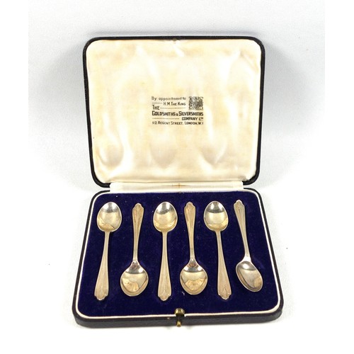 78 - Set of 6 silver demitasse spoons, by Goldsmiths & Silversmiths Co., London, 1936, 59grs, cased. (7)