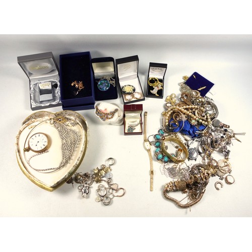 100 - A good quantity of costume jewellery including brooches, necklaces, rings and watches.